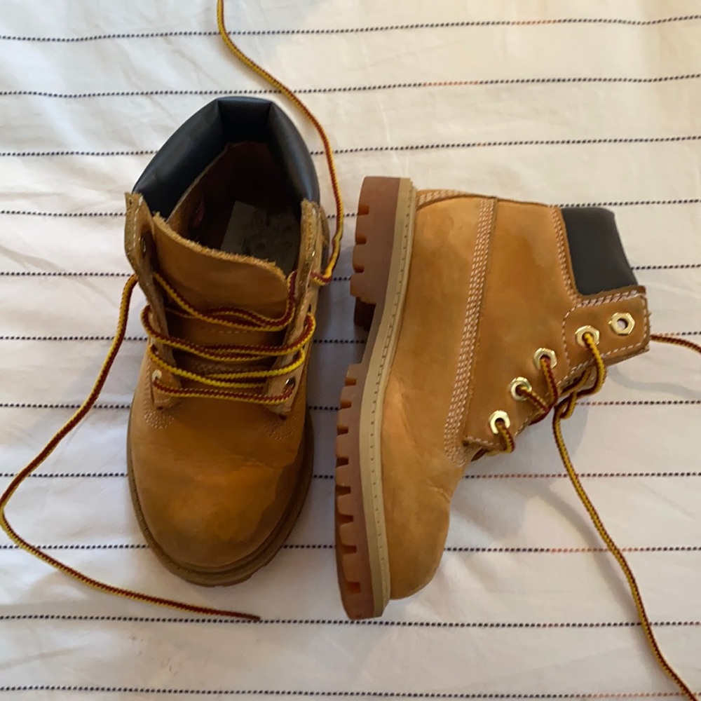 Timberland toddler boots gently used size 8